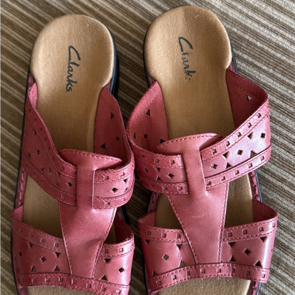Clarks Coral Cut-Out Sandals